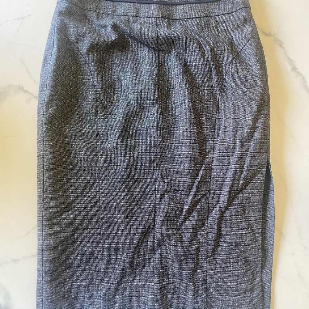 Le Chateau grey Italian fabric skirt size 00